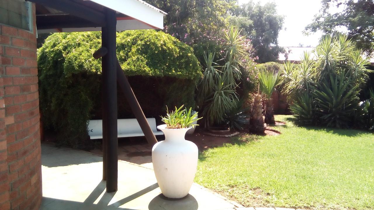 Horseshoe Inn And Conference Center Kimberley Bagian luar foto