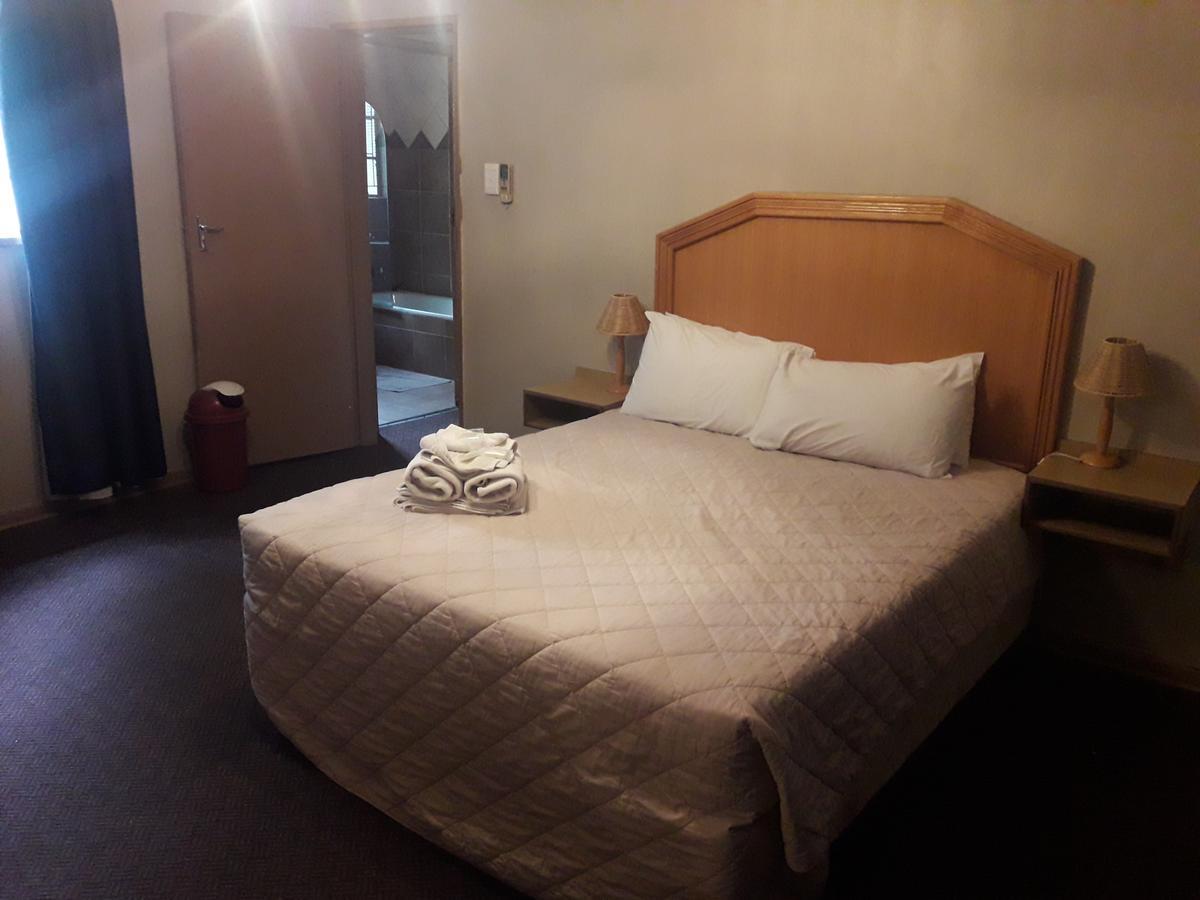Horseshoe Inn And Conference Center Kimberley Bagian luar foto