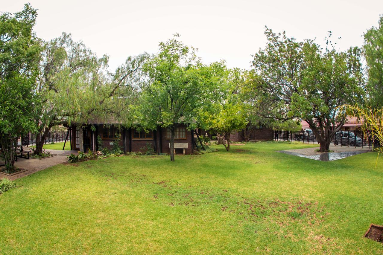 Horseshoe Inn And Conference Center Kimberley Bagian luar foto