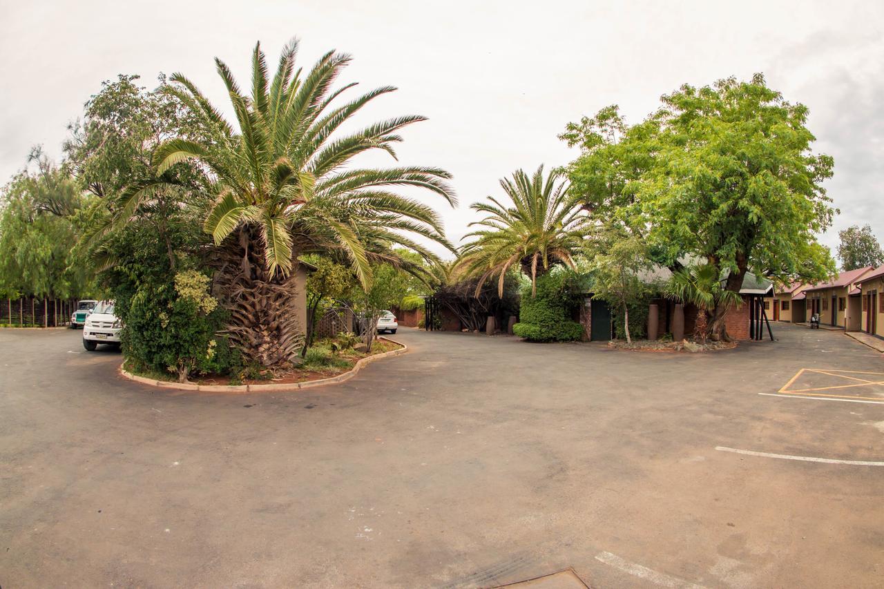 Horseshoe Inn And Conference Center Kimberley Bagian luar foto